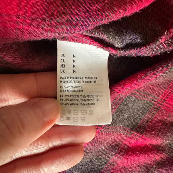 American Eagle Outfitters Bright Pink and Gray Plaid Flannel Shirt Medium - Picture 6 of 9